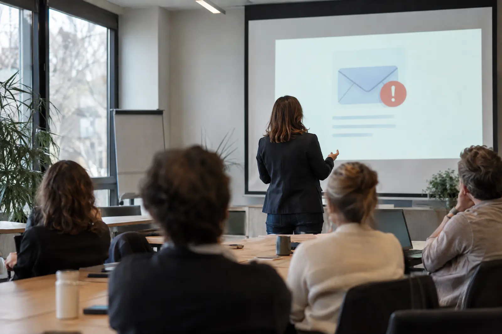 Session de sensibilisation à l'hameçonnage en salle de réunion